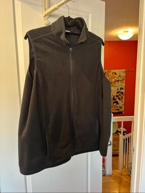 Lands' End women’s  Black Full-Zip Fleece Vest